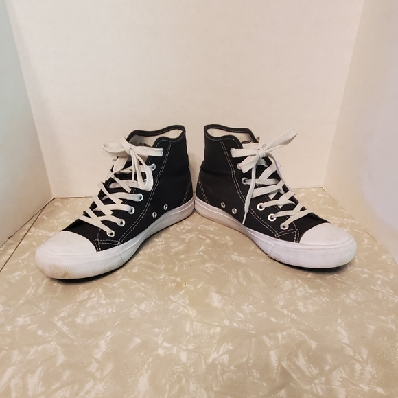 10/$10 or FREE with Bundle | High Top Canvas Sneakers - Picture 3 of 6